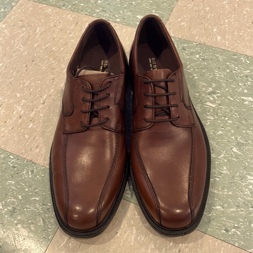 NIB Men’s Bostonian Bardwell shoes, Size 9 1/2 M